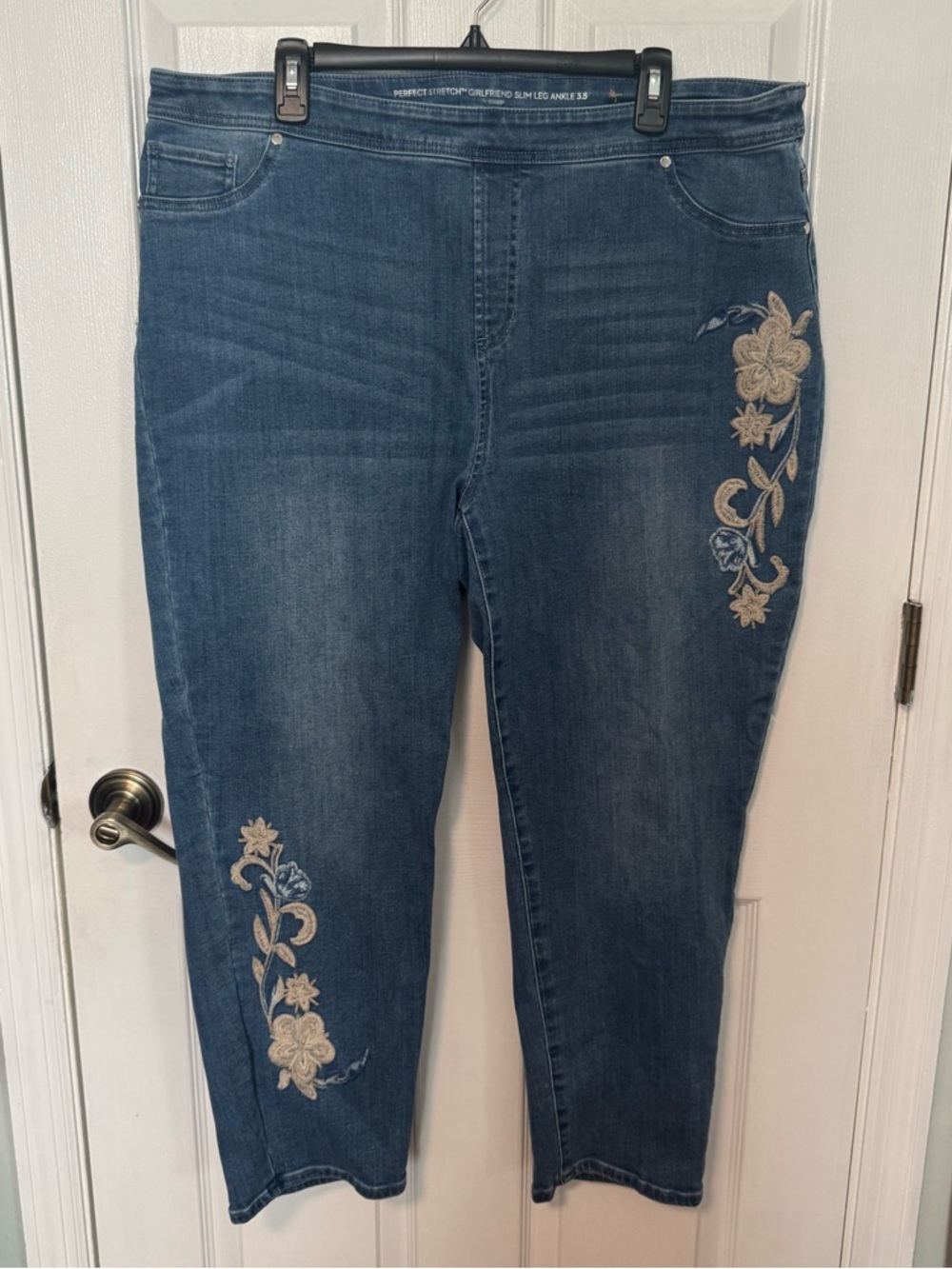 Chico’s Perfect Stretch Girlfriend Slim Leg Ankle Jeans